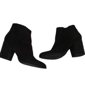 Madden Girl Shaakerr Chelsea Ankle Boots Chunk Heel Black Suede-Look Size 9M